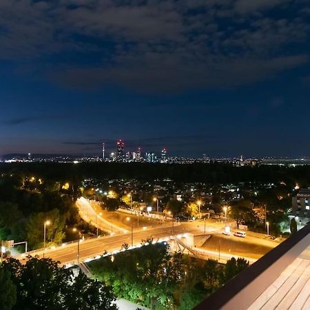 Ferienwohnung Hoch Hinaus, Neu Und Stilvoll Mit Pool Am Dach Wien Exterior foto