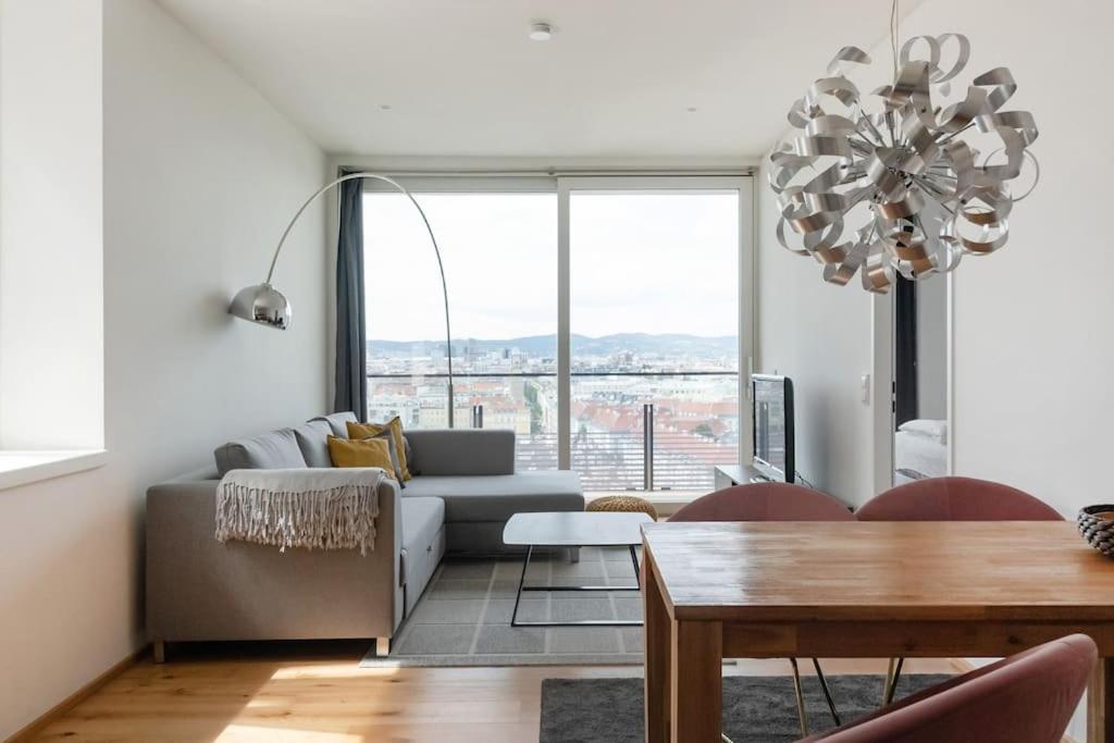 Ferienwohnung Hoch Hinaus, Neu Und Stilvoll Mit Pool Am Dach Wien Exterior foto