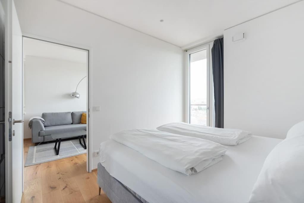 Ferienwohnung Hoch Hinaus, Neu Und Stilvoll Mit Pool Am Dach Wien Exterior foto