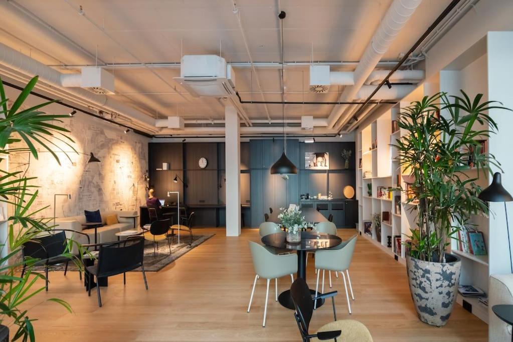 Ferienwohnung Hoch Hinaus, Neu Und Stilvoll Mit Pool Am Dach Wien Exterior foto