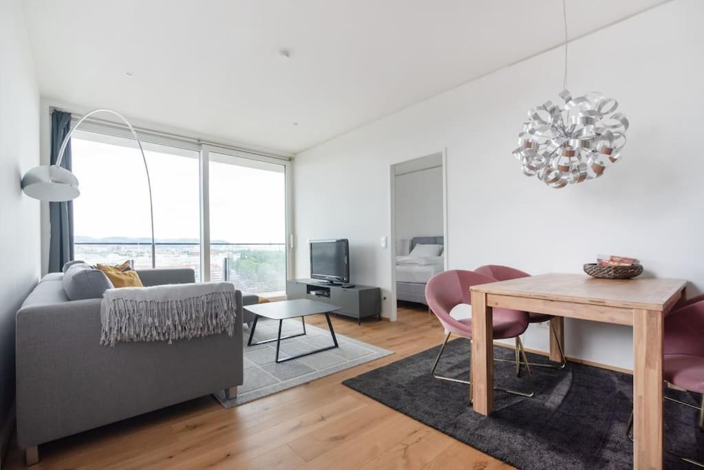 Ferienwohnung Hoch Hinaus, Neu Und Stilvoll Mit Pool Am Dach Wien Exterior foto
